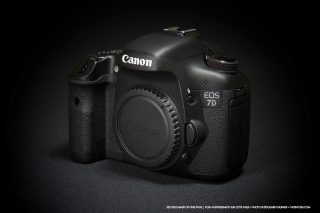 Canon EOS 7D • Vue 3-4 avant droite Canon EOS 7D • Vue 3-4 avant droite
