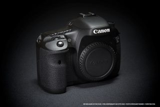 Canon EOS 7D • Vue 3-4 avant gauche Canon EOS 7D • Vue 3-4 avant gauche