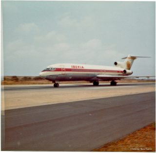 Boeing 727 au roulage. Boeing 727 au roulage.
