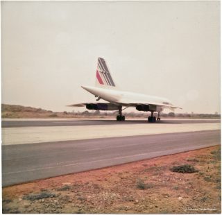 3 • Concorde au roulage après l'atterrissage, il vient de passer devant mes parents. 3 • Concorde au roulage après l'atterrissage, il vient de passer devant mes parents.