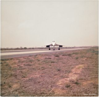 5 • Concorde au roulage, après l'escale. Il va aller en bout de piste, puis faire demi-tour et décoller. 5 • Concorde au roulage, après l'escale. Il va aller en bout de piste, puis faire demi-tour et décoller.